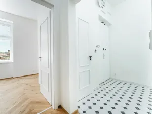 Prodej bytu 2+kk, Praha - Smíchov, Hořejší nábřeží, 47 m2