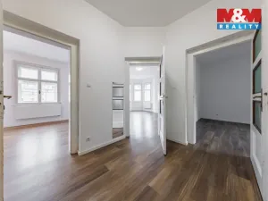 Prodej bytu 3+1, Karlovy Vary - Drahovice, Americká, 92 m2