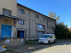 Prodej skladu, Praha - Bubeneč, Papírenská, 3700 m2