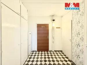 Pronájem bytu 1+kk, Praha - Troja, Lešenská, 26 m2