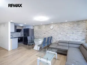 Pronájem bytu 4+kk, Praha - Modřany, Plovdivská, 82 m2