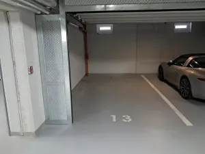 Pronájem garážového stání, Praha - Černý Most, Dobrovolného, 15 m2