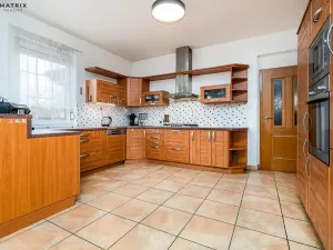 Prodej rodinného domu, Praha - Písnice, V zákopech, 294 m2