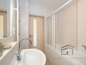 Pronájem bytu 2+kk, Praha - Kbely, Toužimská, 47 m2