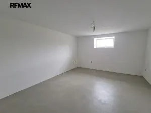 Prodej bytu 3+kk, Moravany, Květná, 79 m2