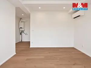 Pronájem bytu 1+kk, Mladá Boleslav, náměstí Republiky, 35 m2