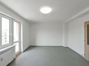 Pronájem bytu 1+kk, Praha - Vinohrady, náměstí Jiřího z Lobkovic, 29 m2