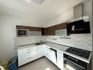 Pronájem bytu 2+1, Karlovy Vary, Konečná, 62 m2