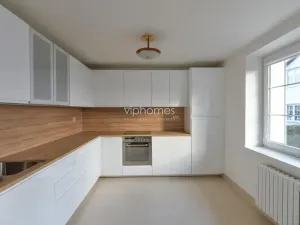 Pronájem vily, Průhonice, Sadová, 350 m2
