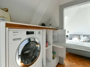 Prodej atypického bytu, Praha, Valentinská, 108 m2