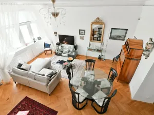 Prodej atypického bytu, Praha, Valentinská, 108 m2