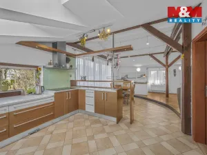 Prodej rodinného domu, Sulice - Želivec, Hlavní, 374 m2