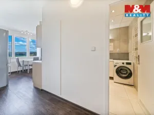 Prodej bytu 3+1, Jindřichův Hradec - Jindřichův Hradec III, sídliště Vajgar, 73 m2