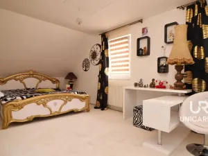 Prodej rodinného domu, Božice, 233 m2