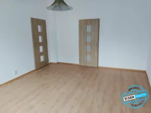 Pronájem bytu 2+1, Krnov, Petrovická, 58 m2