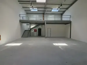 Pronájem skladu, Mělník, 193 m2