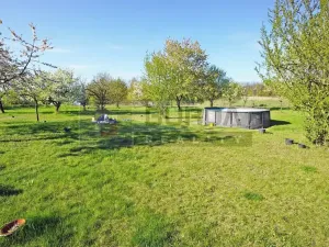 Prodej zahrady, Mělník, 9817 m2