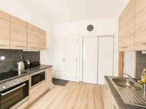 Prodej ubytování, Praha - Smíchov, Vltavská, 57 m2