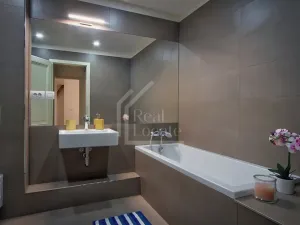 Pronájem bytu 1+kk, Praha - Karlín, Sokolovská, 76 m2