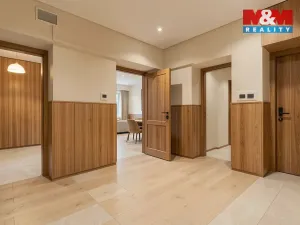 Prodej bytu 2+1, Krnov - Pod Bezručovým vrchem, Bezručova, 73 m2