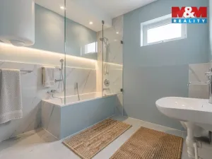 Prodej atypického bytu, Krnov - Pod Bezručovým vrchem, Bezručova, 73 m2