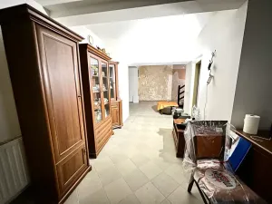 Prodej obchodního prostoru, Karlovy Vary, Zámecký vrch, 111 m2