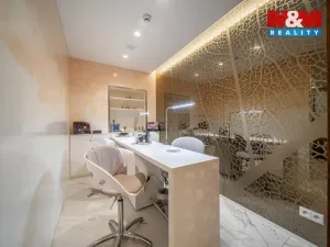 Pronájem obchodního prostoru, Praha - Staré Město, náměstí Curieových, 75 m2