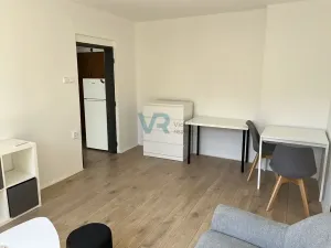 Prodej bytu 2+1, Trhové Sviny, Sídliště, 54 m2