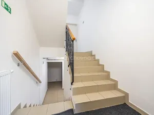 Prodej bytu 2+kk, Praha - Lhotka, K Novému dvoru, 64 m2