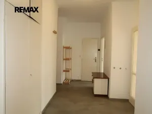 Pronájem bytu 2+1, Praha - Podolí, Podolská, 67 m2