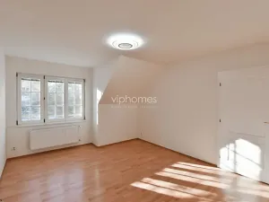 Pronájem rodinného domu, Praha - Nebušice, Na Malé Šárce, 360 m2