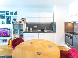 Pronájem bytu 2+kk, Praha - Karlín, Rohanské nábřeží, 59 m2