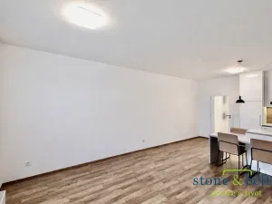 Pronájem bytu 1+kk, Praha - Strašnice, Zvěřinova, 38 m2