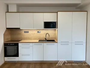 Pronájem bytu 1+kk, Zlín, Ševcovská, 37 m2