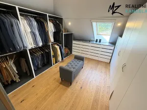 Prodej rodinného domu, Slatinky, 258 m2