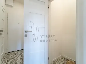 Pronájem bytu 1+kk, Praha - Smíchov, Nádražní, 28 m2