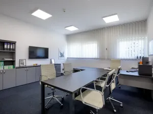 Pronájem kanceláře, Praha - Uhříněves, Přátelství, 50 m2