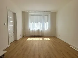 Prodej bytu 1+1, Karlovy Vary, Úvalská, 36 m2