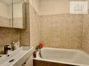 Pronájem bytu 1+kk, Praha - Karlín, Křižíkova, 24 m2