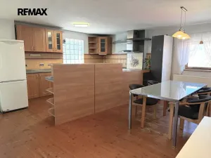Pronájem atypického bytu, Kladno, Nezamyslova, 137 m2