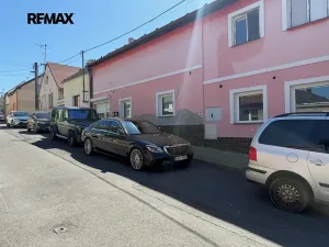 Pronájem atypického bytu, Kladno, Nezamyslova, 137 m2