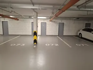 Pronájem garážového stání, Praha - Hloubětín, Poděbradská, 14 m2