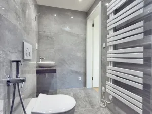 Prodej bytu 4+kk, Praha - Holyně, náměstí Pod lípou, 128 m2