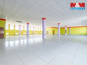 Prodej obchodního prostoru, Žďár nad Sázavou, nám. Republiky, 500 m2