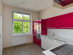 Pronájem bytu 3+1, Praha - Bubeneč, Charlese de Gaulla, 95 m2