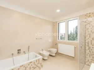 Pronájem vily, Praha, Ke smrčině, 260 m2