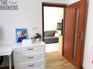 Pronájem bytu 2+kk, Praha - Košíře, Plzeňská, 36 m2