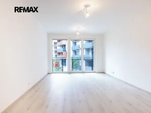 Prodej bytu 1+kk, Praha - Háje, Sochorcova, 33 m2