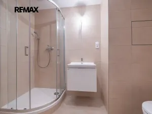 Prodej bytu 1+kk, Praha - Háje, Sochorcova, 33 m2