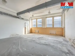 Prodej výrobních prostor, Kladno, Buštěhradská, 2602 m2